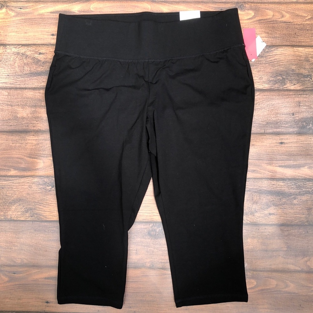 Livi by Lane Bryant Capri Legging